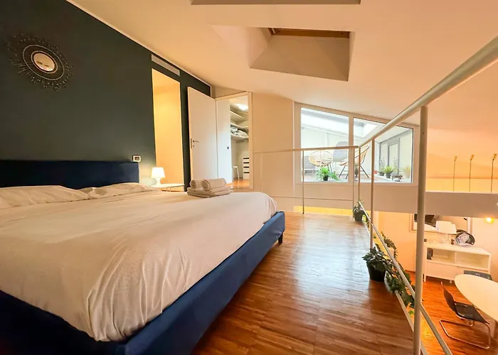 Navigli Design With Balcony